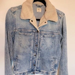 Gap Women’s Denim Sherpa Jacket